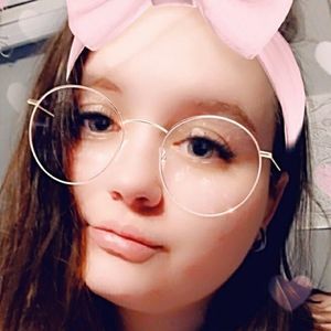 Meet your Posher, Brittney